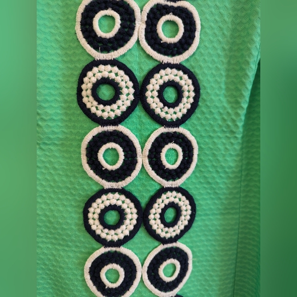 Lilly Pulitzer Trudy Shift Dress in Go Go Green, Size 8 - Picture 3 of 9